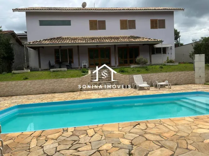 CASA 5 quartos com piscina cond. fechado