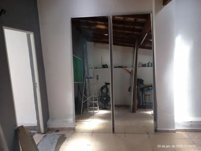Porta de espelho bom para academia preço desapego 