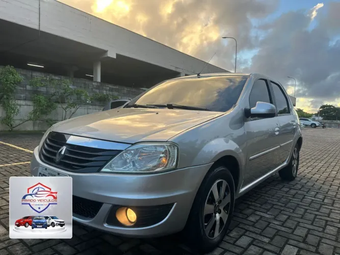 Renault Logan Expression Hi-flex 1.6 8V 4P 2013