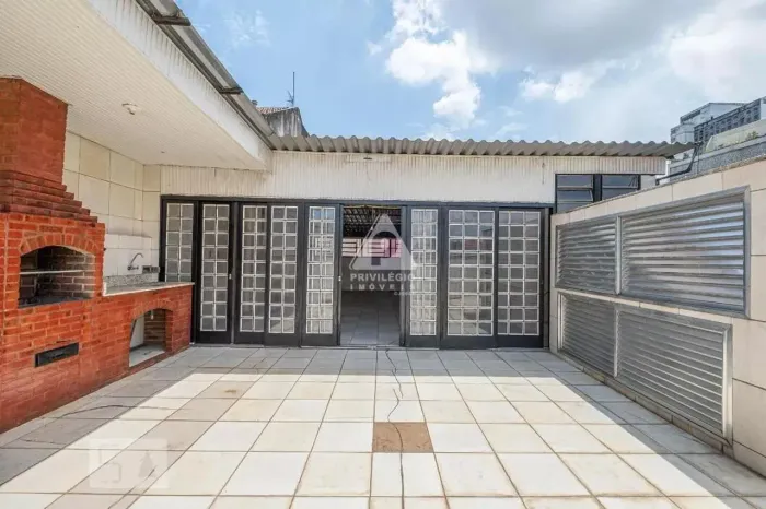 Casa Duplex com Varanda, Churrasqueira e Cozinha Americana  Próxima ao Metrô!