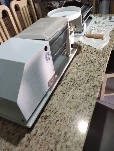 MÁQUINA DE SOVAR MASSA 