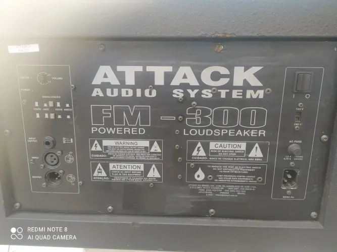 CAIXA ACUSTICA ATIVA PARA PALCO MARCA ATTACK 300 WATTS
