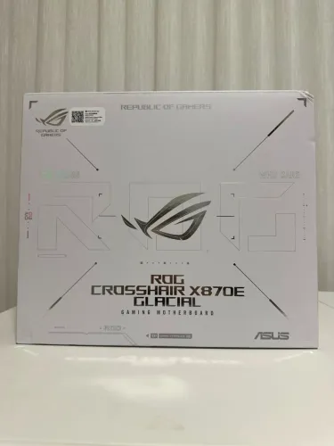 ASUS ROG Crosshair X870E Glacial