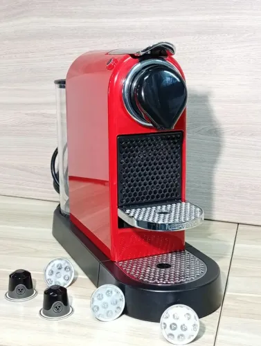 Máquina de Café Nespresso Citiz Vermelha 127v Modelo C113