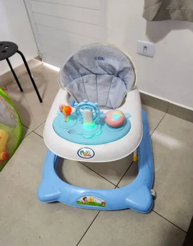Andador maxybaby seminovo