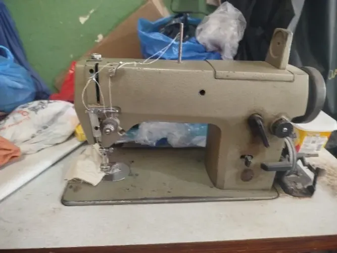 Máquina Industrial 2 agulhas com mesa