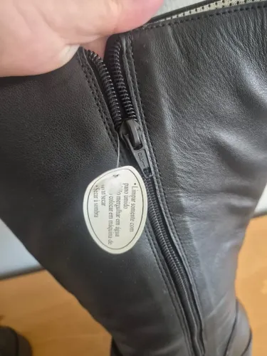 Bota em couro de cano longo para panturrilhas grossas, tamanho 36 Goradin Nunca Usada