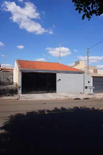 Linda casa para venda ou troca por Salão / Barracão , Casa , apartamento, terreno , veícul