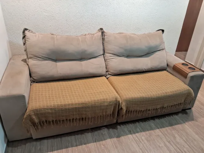 Sofá retrátil e reclinável 