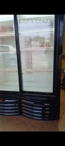Refrigerador Vitrine Metalfrio 752 Litros VB99S | Porta de Vidro, Frost Free, Preto