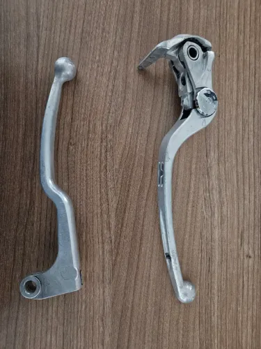 Manetes SUZUKI SRAD 750 2012