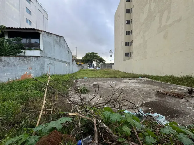 Imóvel para venda com 480 metros quadrados em Praia Campista - Macaé - RJ