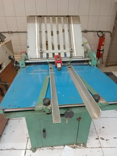 Dobradeira gráfica abralmaq 2 dobras automática