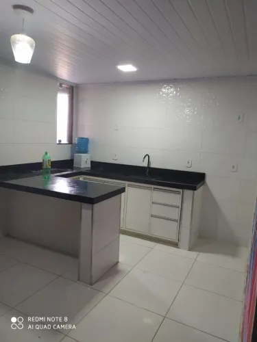 Aluga - se kitnet para casal.