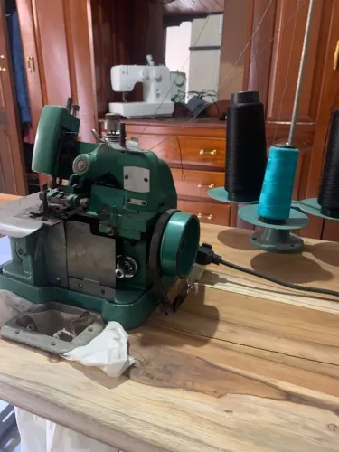 Costureira consertos de roupa