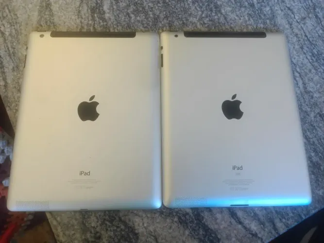 2 iPad com senha, troco em celular ou algo do meu interesse