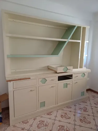 ESTANTE / ARMÁRIO DE SALA - LINDA E ESPAÇOSA ?