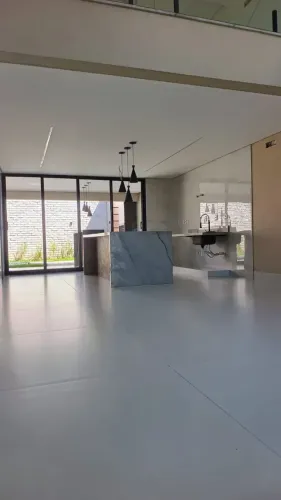 SOBRADO NOVO JARDINS SEVILHA 4 QUARTIS SENDO 3 SUÍTES PLENAS ALTO PADRÃO FRENTE A MATA FI