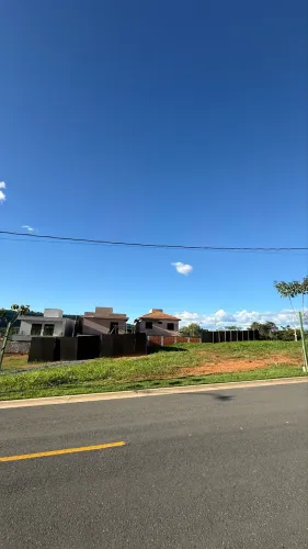 OPORTUNIDADE NO TERRAS ALPHA (ALPHAVILLE) - LOTE PLANO EM LOCALIZAÇÃO PRIVILEGIADA!