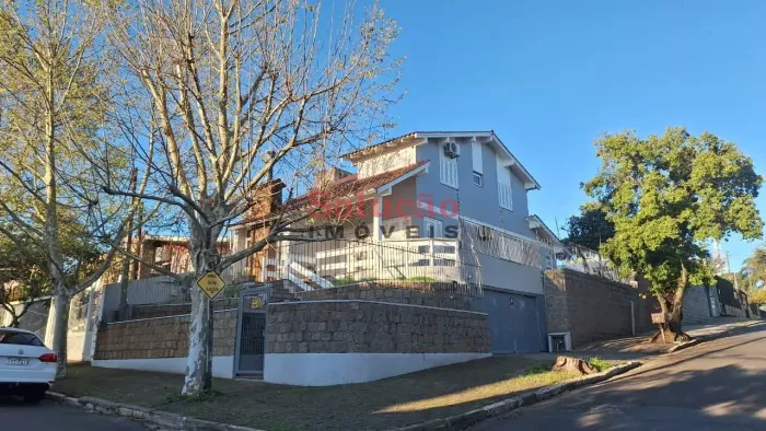 Linda casa com 3 quartos, suite em estilo classico no São José