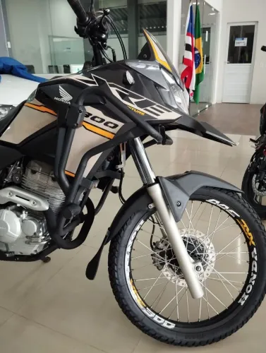 XRE 300 DISPONÍVEL