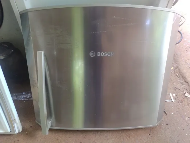 Porta do congelador da geladeira Bosch Space kdn47A usada original 