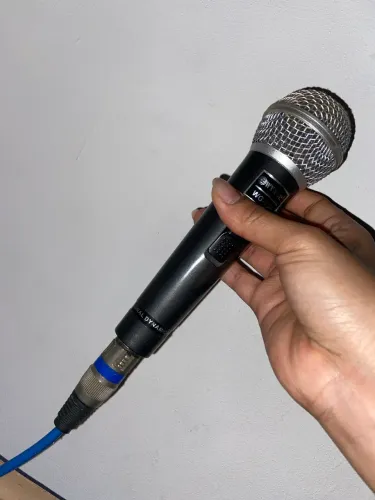Microfone de fio