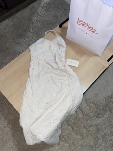 Vestido Lez a Lez na etiqueta