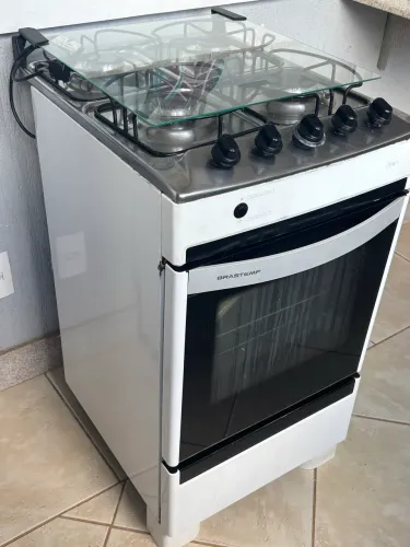 Fogão Brastemp Clean 4 bocas - Acendimento automático - Bom estado