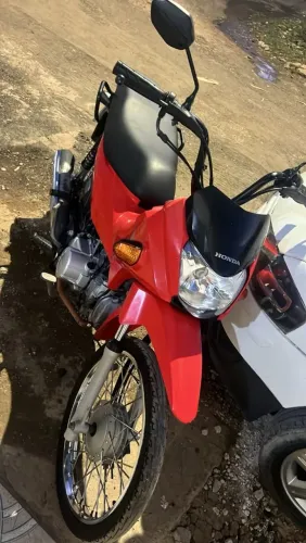 Moto se encontra em perfeito estado de conservação, dispenso queima vela é golpista