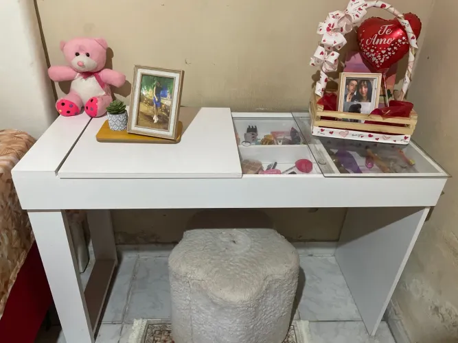 Vendo penteadeira/ escrivaninha