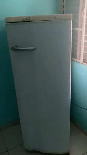 Geladeira usada funcionando muito bem