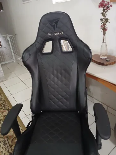 CADEIRA GAMER THUNDER X3 TGC GIRATÓRIA, REGULAGEM DE ALTURA, RECLINÁVEL 135 o,