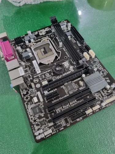 Kit Placa Mãe GA-H81M-S2PH + Core i3 4160 + Cooler - Funcionando