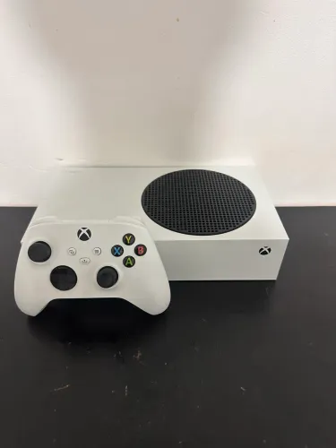  Xbox Series S SEMINOVO + Controle