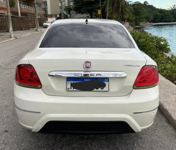 Fiat Linea Absolute 1.9/1.8 Flex Dualogic 4P 2015