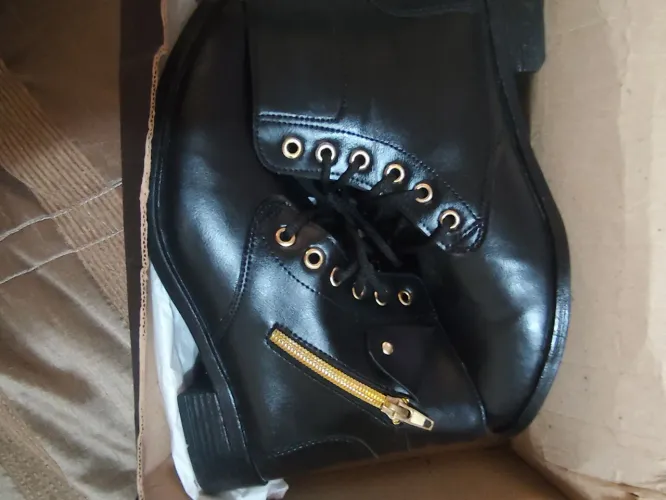 Bota feminina cano curto