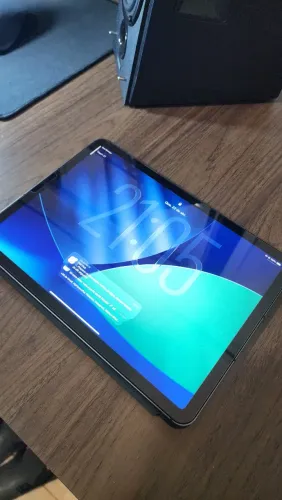 iPad Air 5 (M1) + suporte a eSIM