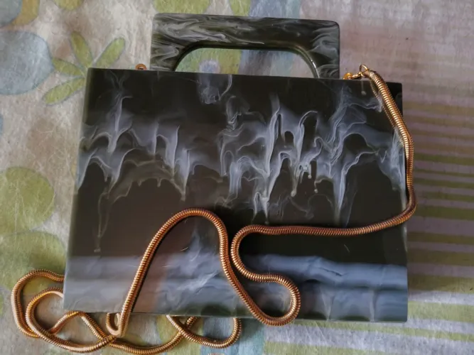 Bolsa clutch em acrílico verde nova