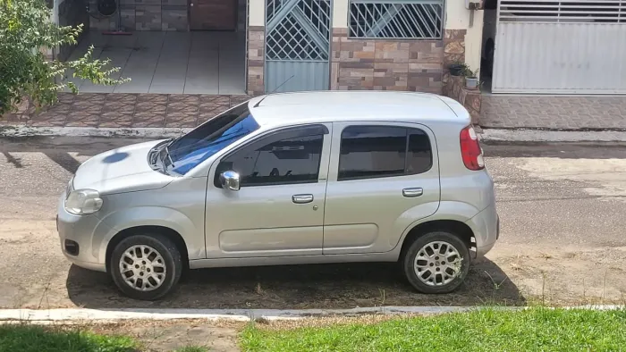 Fiat Uno Vivace Celeb. 1.0 EVO F.flex 8V 5P 2013