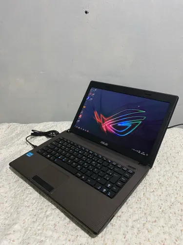 Notebook Asus Core i3 / SSD 240GB / 4GB c/ Windows 10 e Office