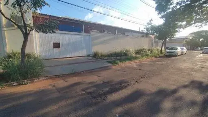 Casa térrea no São Bento de esquina para moradia ou comercio.