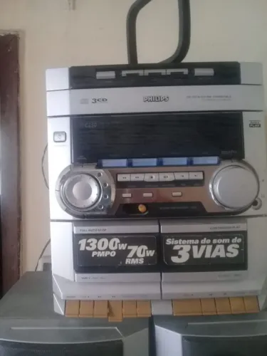 Mini system Philips, modelo FW-C250. Com 2 cx som