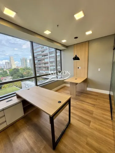 Sala comercial de 35m2 no Soberane Work, Adrianópolis, disponível para locação:
