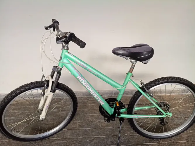 Bicicleta aro 24 semi nova