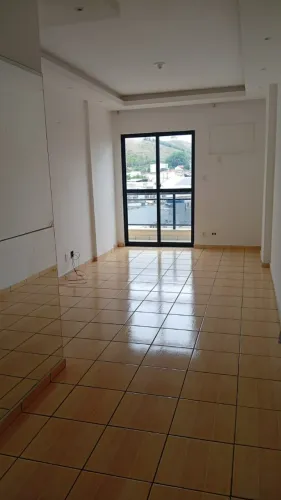 Apartamento no Centro, no Ed. Olga Sola, na Praça São Sebastião, 1 quarto