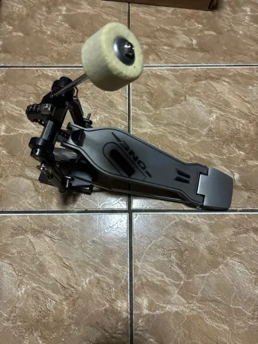 Pedal de bateria D one