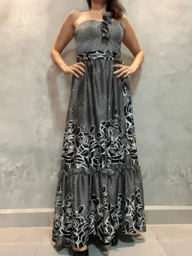 Vestido longo preto e branco com bojo - festa/madrinha - Maria Valentina - Tam p