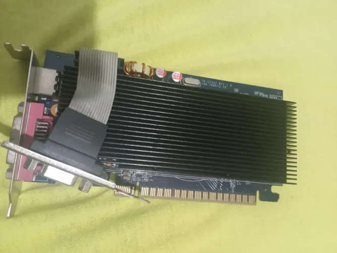 Placa de vídeo GeForce GT 520