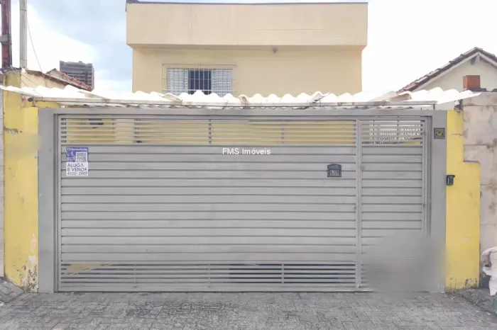 Casa à Venda na Vila Monumento, São Paulo-SP: 3 Quartos, 1 Suíte, 3 Salas, 3 Banheiros e 2